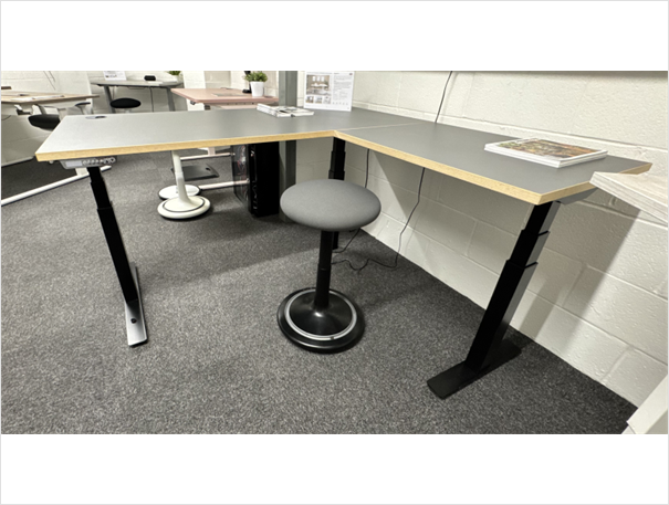 L-Shaped Standing Desk [160x160x80x60cm]