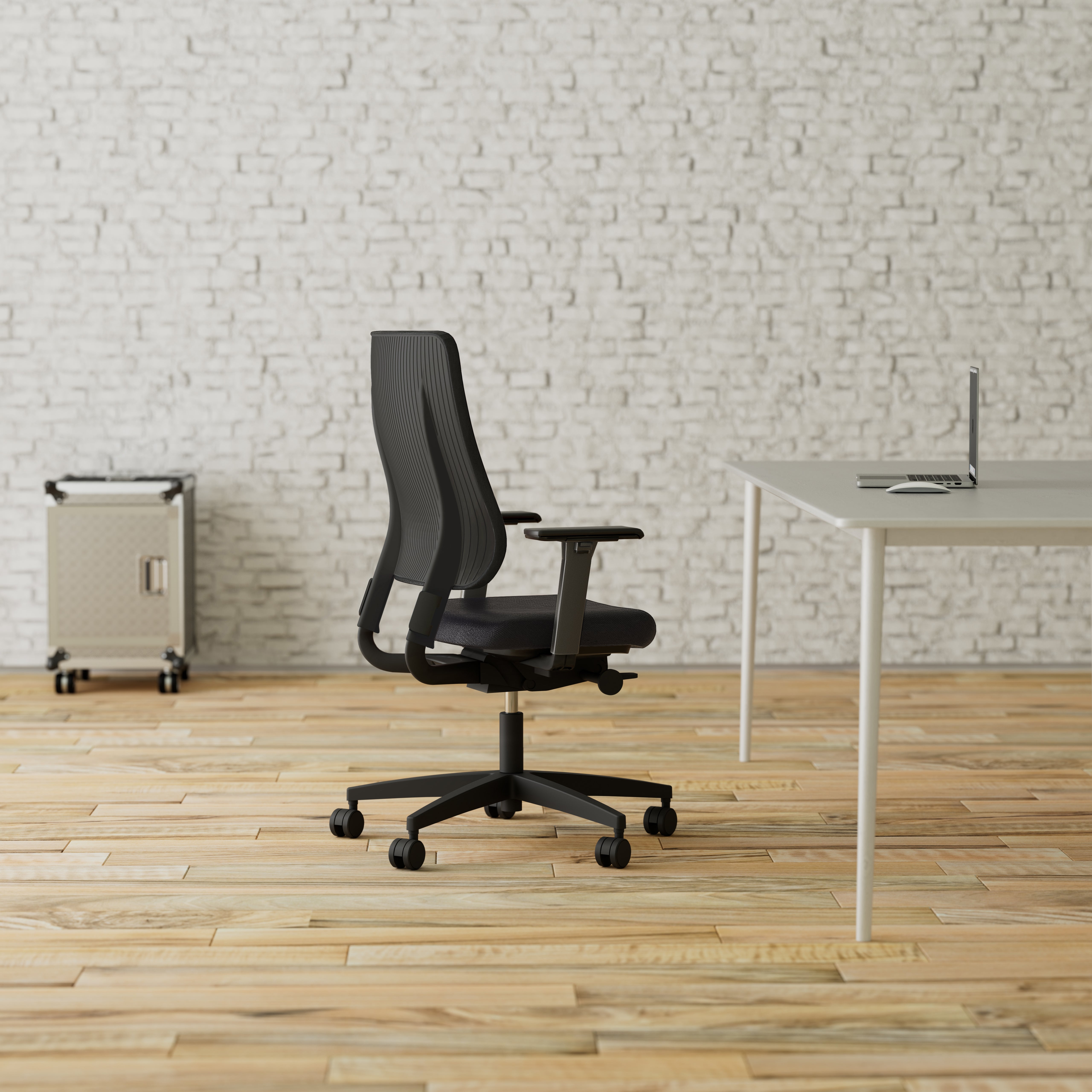 Drumback Chair – German-Made Ergonomic Mesh Office Chair